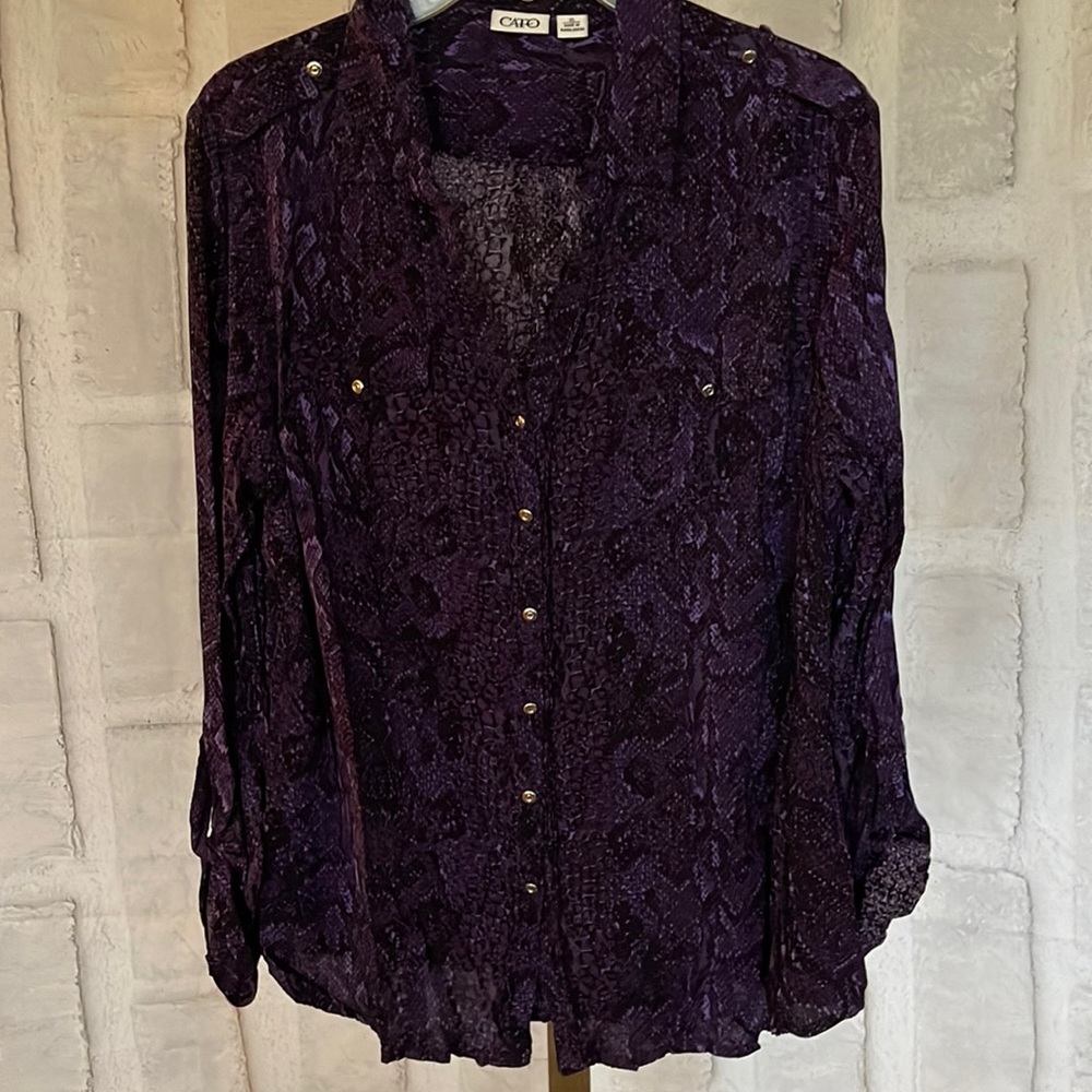 ⭐️5/$25 Purple and black top
